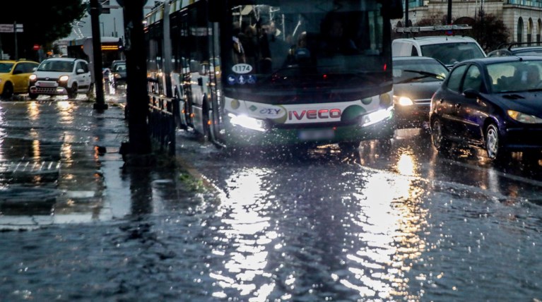 ΒΡΟΧΗ ΚΙΝΗΣΗ ΚΑΚΟΚΑΙΡΙΑ ADEL