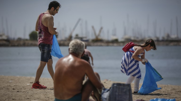 θαλασσα σκουπιδια