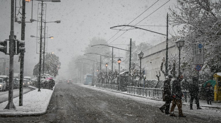 χιονια συνταγμα
