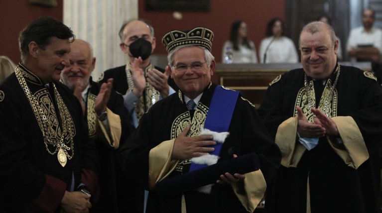 μενεντεζ