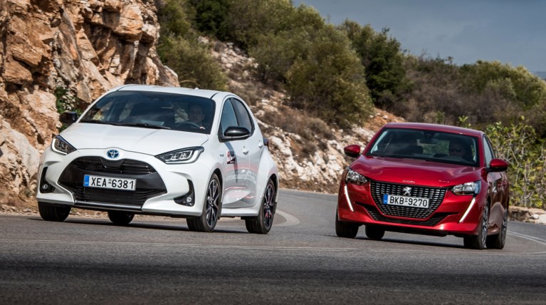 Toyota Yaris 1.5 Hybrid - Peugeot 208 1.2 Puretech