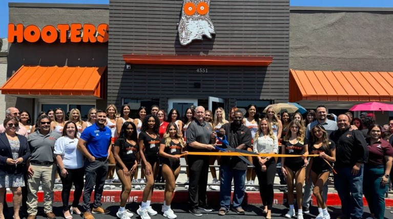 Hooters