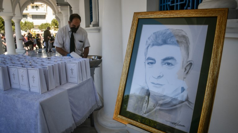 μνημοσυνο Καραιβάζ