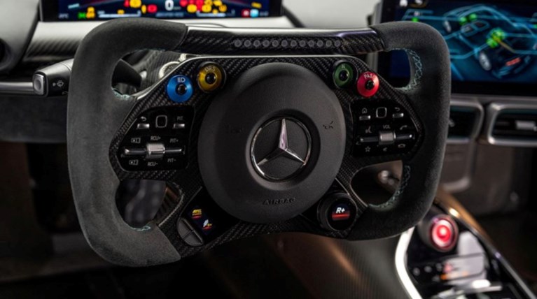 Το τιμόνι της Mercedes-AMG One