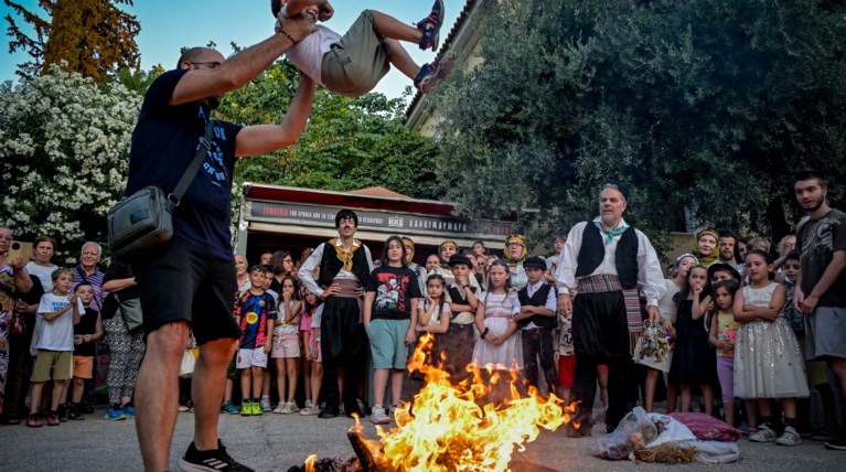 ΦΩΤΙΑ ΚΛΗΔΟΝΑΣ