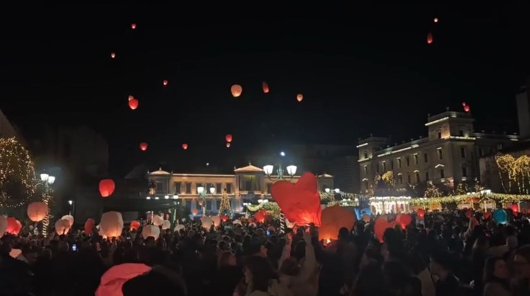 ΝΥΧΤΑ ΤΩΝ ΕΥΧΩΝ ΦΑΝΑΡΑΚΙΑ