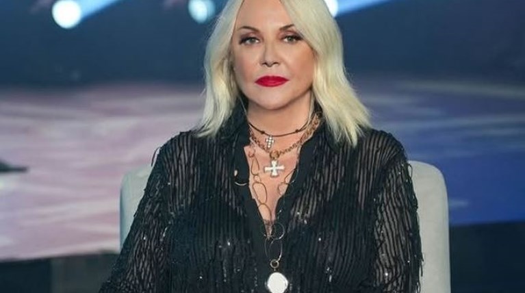 ΡΟΥΛΑ ΚΟΡΟΜΗΛΑ