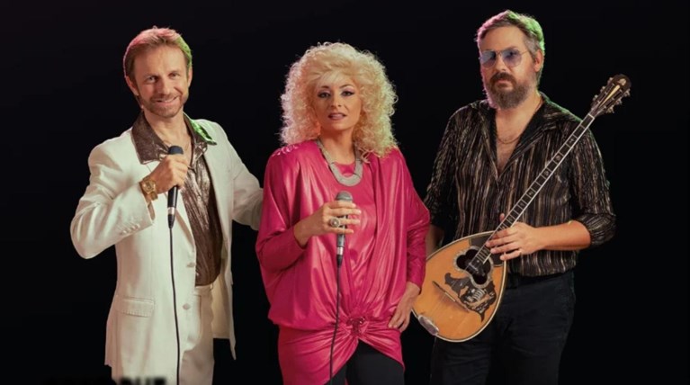 μπουζουκια στην πιστα