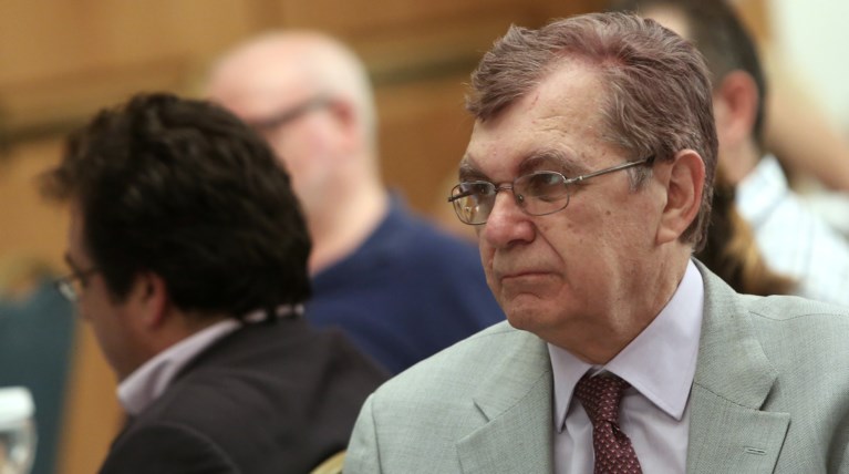 κρεμαστινός