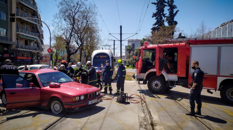 Σύγκρουση Ι.Χ. με τραμ στην Καλλιρόης