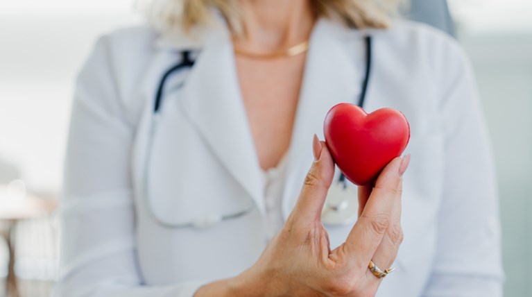 woman heart doctor