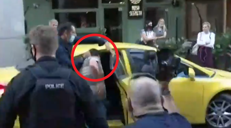 Σκύλος Μαχαίρωμα δικαστήριο
