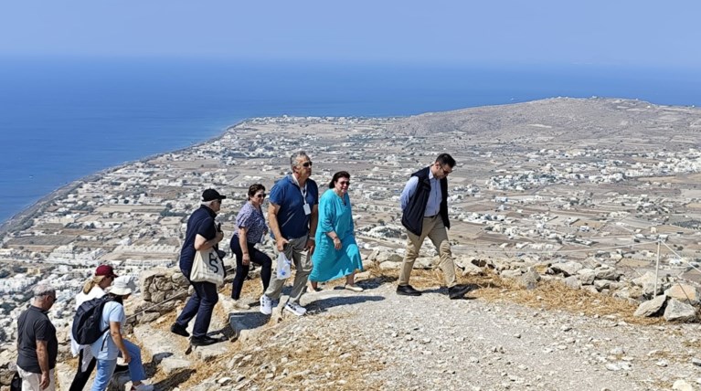 θηρα