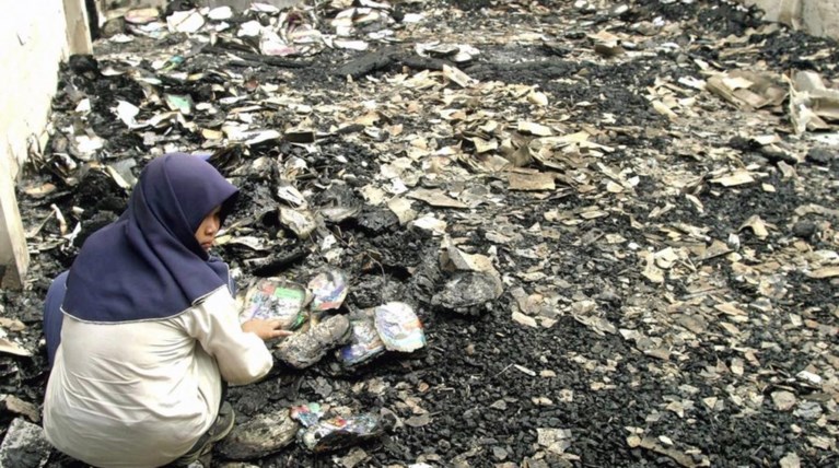 Η εκπαίδευση στο στόχαστρο των όπλων