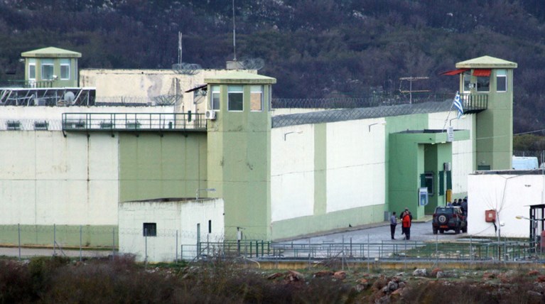 Φυλακές Μαλανδρίνου : Ισοβίτης έσφαξε με μαχαίρι υπαρχιφύλακα