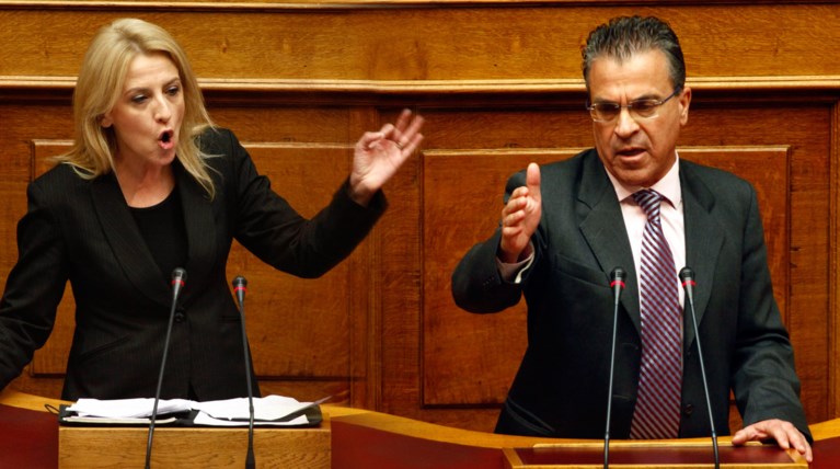 260.000 ευρώ ζητεί η Δούρου από τον Ντινόπουλο