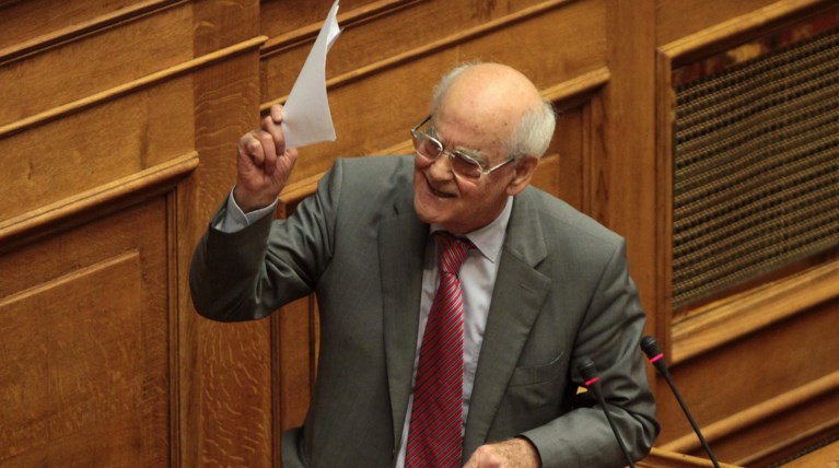 Στην αντεπίθεση ο Απόστολος Κακλαμάνης: «Δεν απαντώ σε ΔΟΛια ΜΜΕ»