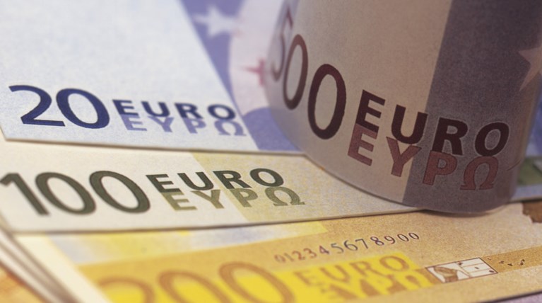 Spiegel: Ρεαλιστικό θαύμα η έξοδος της Ελλάδας στις αγορές