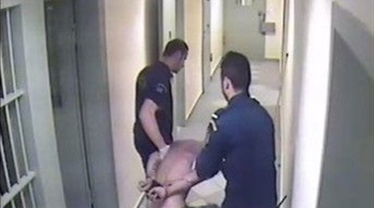 Φωτογραφίες- σοκ από τον βασανισμό  Καρέλι