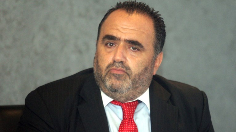 Εθισμένος στην πορνογραφία μήνυσε τον Μ. Σφακιανάκη