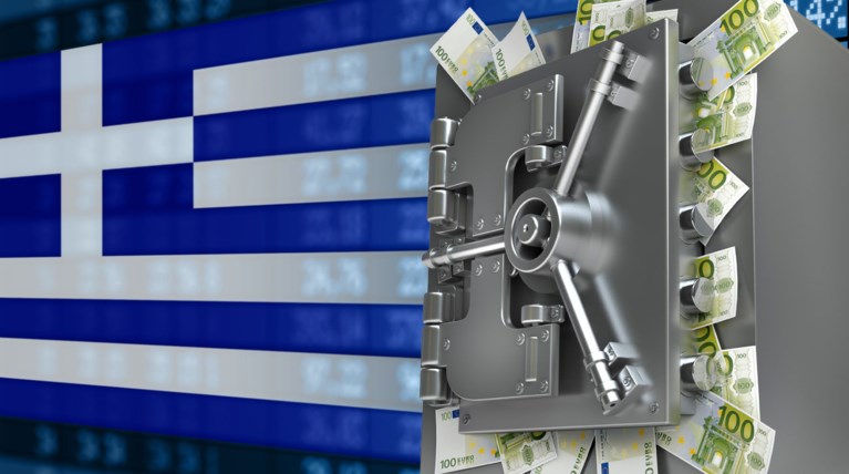 Βιώσιμο το χρέος λέει η Κομισιόν με τη «βούλα» στο πλεόνασμα