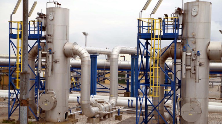 Εμπλοκή με την πώληση του ΔΕΣΦΑ στους Αζέρους