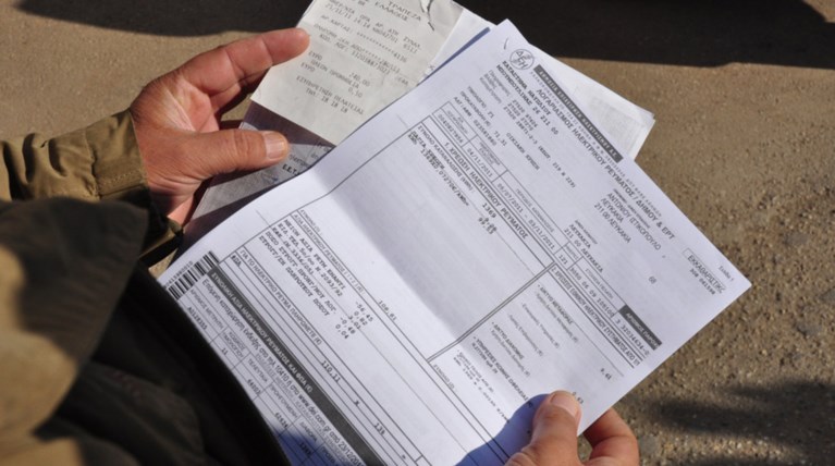ΔΕΗ: Πληρώστε το χαράτσι του 2013, αλλιώς πάει στην εφορία
