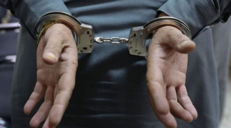 Η δικαιοσύνη διερευνά εάν γίνεται κατάχρηση με τις χειροπέδες