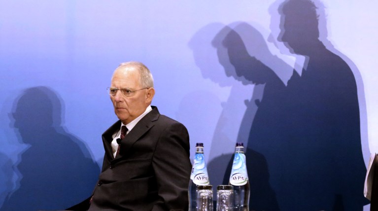 Σόιμπλε: Αξιοθρήνητη η βλακεία των ΗΠΑ