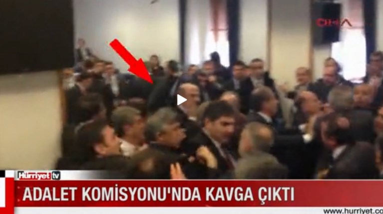 Ξύλο στην τουρκική εθνοσυνέλευση