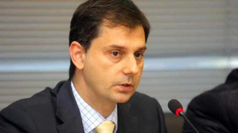 Καταργείται η θεώρηση βιβλίων και στοιχείων