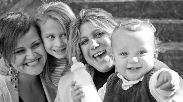 «Η αγάπη δημιουργεί τις οικογένειες»