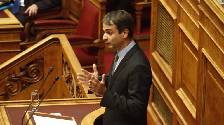 Βουλή: Επίθεση στον Μητσοτάκη για τους φορείς που κλείνουν