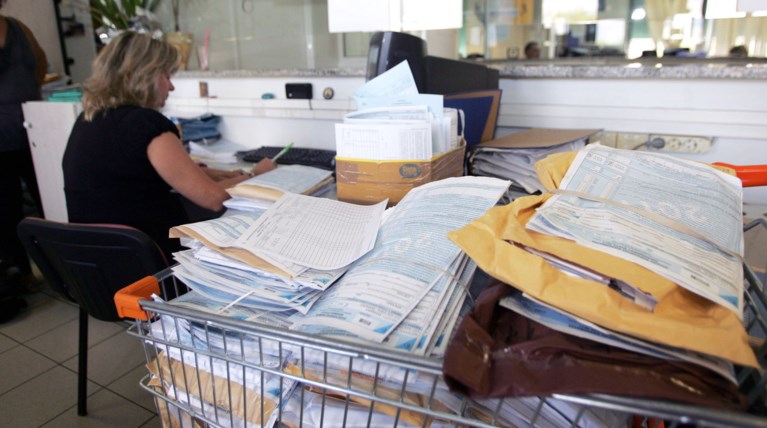 Παίρνουν πίσω τις μηνιαίες δηλώσεις στην Εφορία