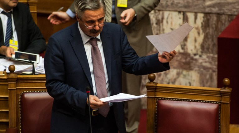 Μανιάτης για αιγιαλό: Οχι ειδικό νομοσχέδιο