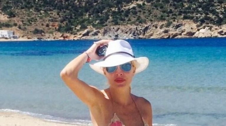 Οι selfies της Ελένης Μενεγάκη από τις διακοπές της