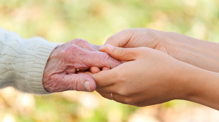 Οι σοφές συμβουλές της γιαγιάς και του παππού που θέλεις να θυμάσαι