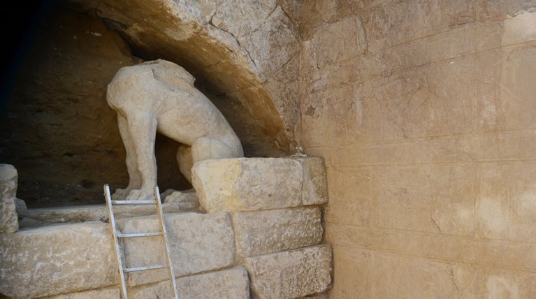 «Προσευχόμαστε ο τάφος να μην είναι συλλημένος!»