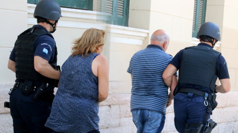 Εγκλημα στο Αστρος: «Το θύμα τους χτυπούσε και τους βιντεοσκοπούσε»