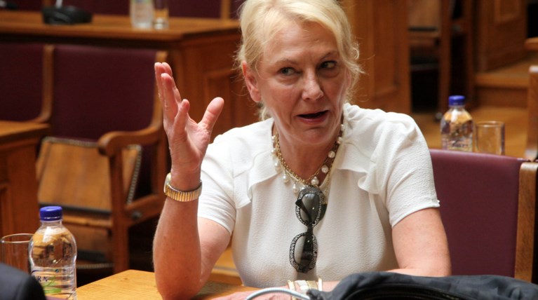 Η Φ. Πιπιλή ζητεί απο τον Αθανασίου να επαναφέρει το σύμφωνο συμβίωσης