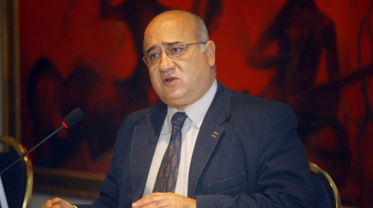 Βουλευτές της ΝΔ ζητούν τον «αποκεφαλισμό» Καραβίτη λόγω ΕΝΦΙΑ