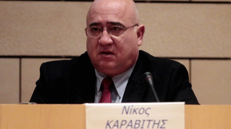 Ανύπαρκτος σύμβουλος ο Ν.Καραβίτης, που ζητούν να φύγει 21 βουλευτές της ΝΔ