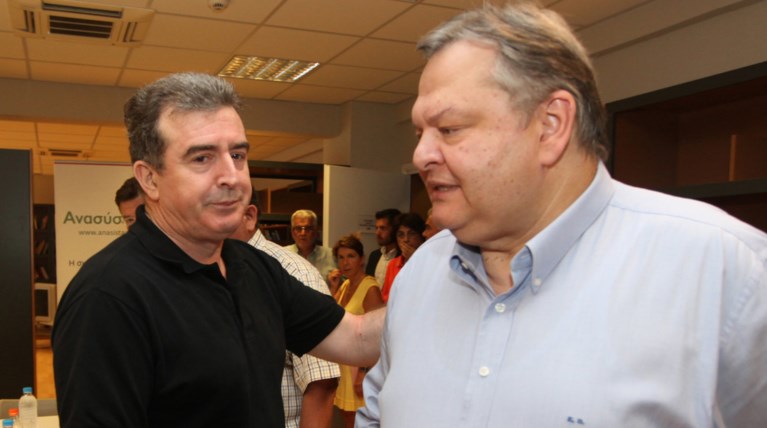 Με παραίτηση απείλησε τον Βενιζέλο ο Χρυσοχοίδης