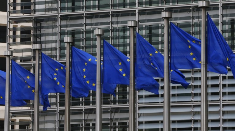 Διαψεύδει η Κομισιόν ότι απειλείται από την ISIS