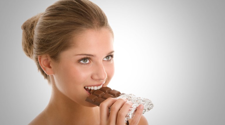 Κάνεις δίαιτα; Μη σταματάς τη σοκολάτα!