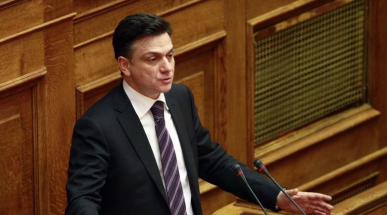 Κυβέρνηση εθνικής σωτηρίας, δείχνει και ο Μωραϊτης