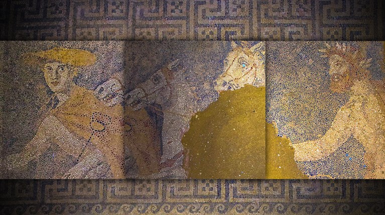 Ψηφιδωτό Αμφίπολης: Στο δεξί χέρι κρατά την Περσεφόνη