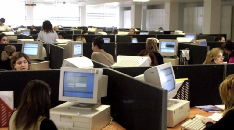 «Φάμπρικα» παράνομων μονιμοποιήσεων και προσλήψεων στους ΟΤΑ