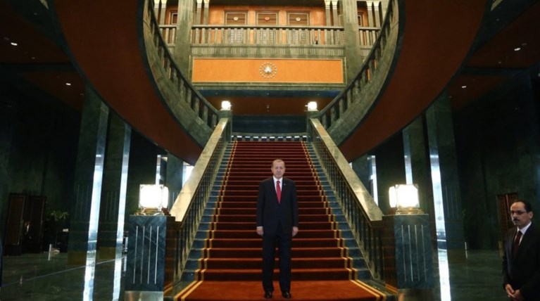 Σάλος για το Λευκό Παλάτι του Ερντογάν