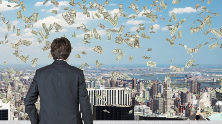 Βρήκε 1,5 εκ. δολάρια στον λογαριασμό του. Τα εξαφάνισε και εξαφανίστηκε!